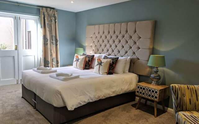 Huntsham Court