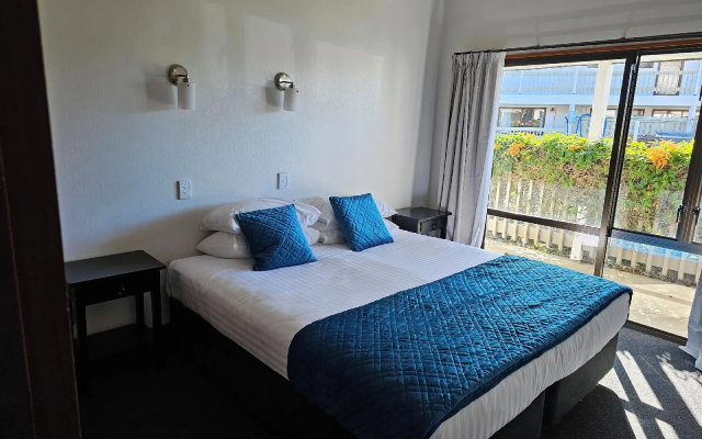 Summit Motor Lodge – Guest Rooms – Tauranga