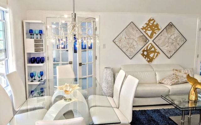 Golden Palm Estate by MNM