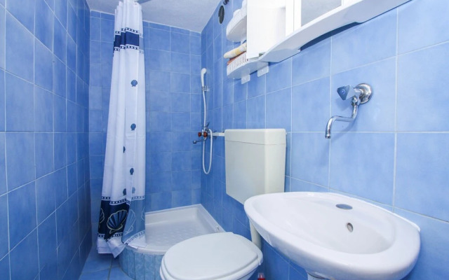 Žana - Close to Beach - A2 Mali