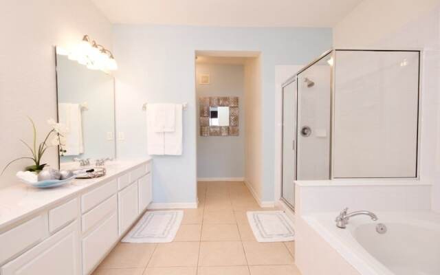 Pool Side Escape 3 Bedroom Condo