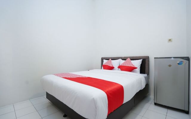 OYO 1624 Panjang Jiwo Residence