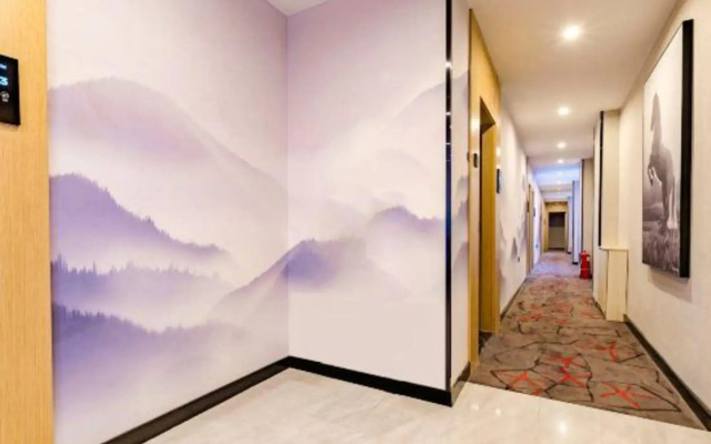 Junyi chain hotel (Yinan Aokema Avenue store)
