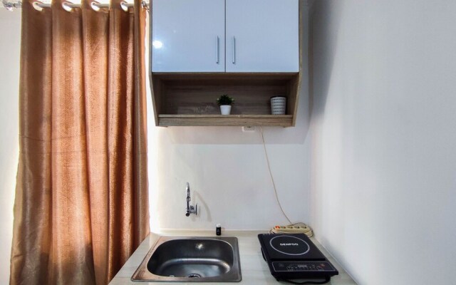 Comfort And Well Design Studio At Paltrow City Apartment