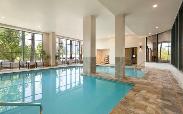 Embassy Suites by Hilton Phoenix Downtown North