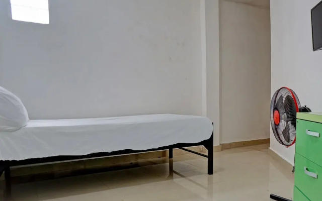 OYO Life 92919 Kost Wijaya Kusuma Lake Syariah
