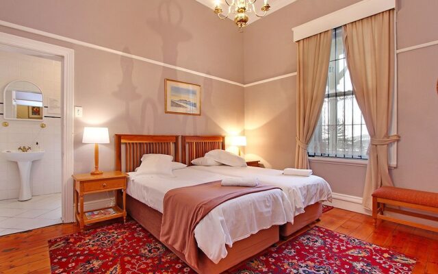 Hillcrest Manor Guesthouse