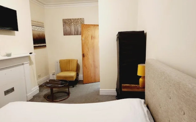 Ashford Cozy Apartment in Town Centre