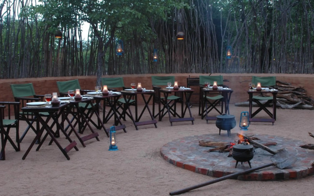 Mopane Bush Lodge
