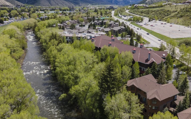 Brookside Townhome 103 3 Bedroom Townhouse