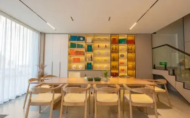 Chuxiong Yuge Hotel (Bohai Park)