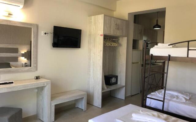 Paradise Apartments & Suites