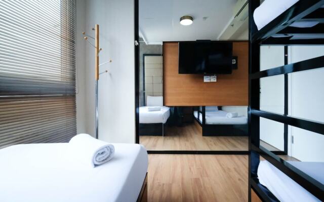 Spacious 2Br At The Via And The Vue Apartment Surabaya