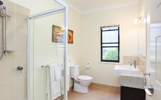 Mary Valley Views B + B