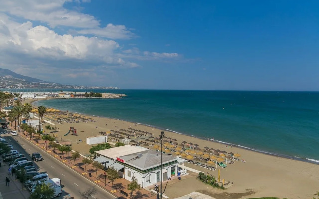 Beachfront 4BR Big groups or 2 families