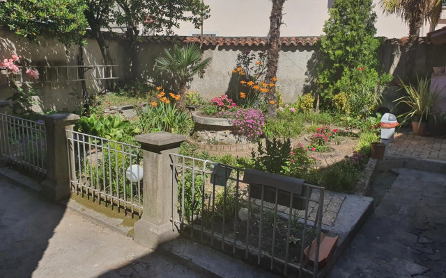 Secret Garden Apartment