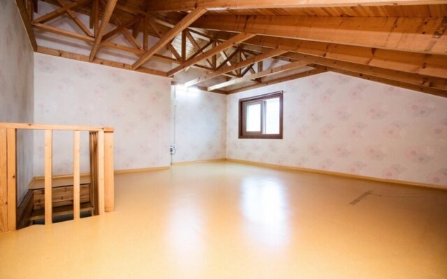 Gangneung Gyeongpo Woojeong Pension