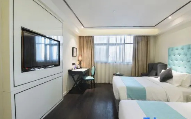 Homeinn Plus (Zhengzhou East Railway Station)