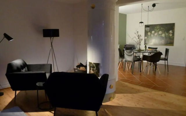 Holiday Home Gray Seal