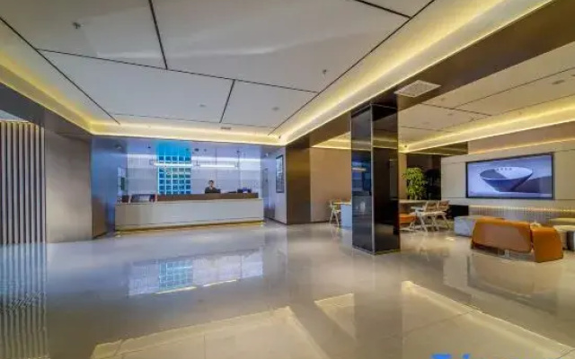 Starway Hotel (East Plaza of Chifeng Railway Station)