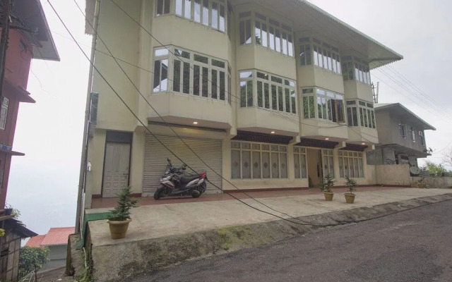 OYO 22038 Hotel Taktse Continental And Spa