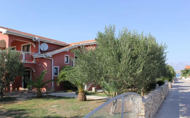 Apartments with a parking space Vir - 16768