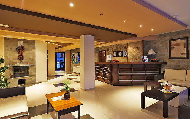 Apartment in Belmont Complex