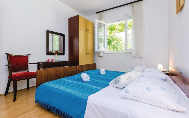 Awesome Home in Brsecine With Wifi and 3 Bedrooms