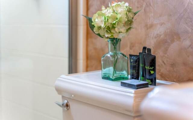 Minnezona Elegant Home w Poolside Retreat