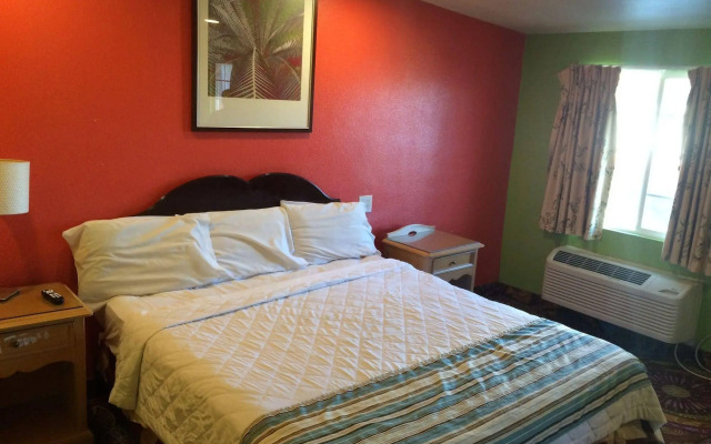 Long Beach Motel