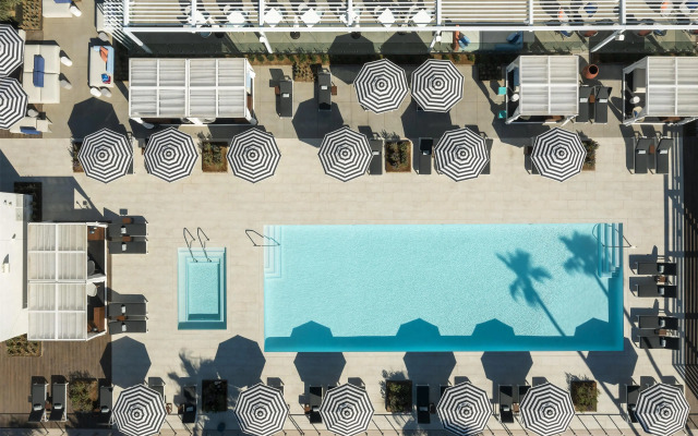 Thompson Palm Springs, by Hyatt