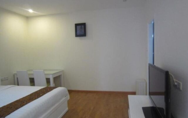 Queen Central Apartment Hotel
