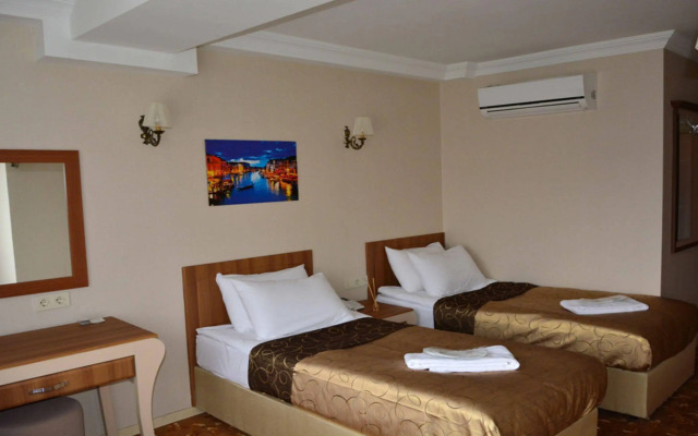 Konur Hotel