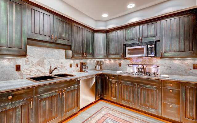 Bachelor Gulch Village