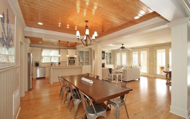 2602 Hartnett Boulevard