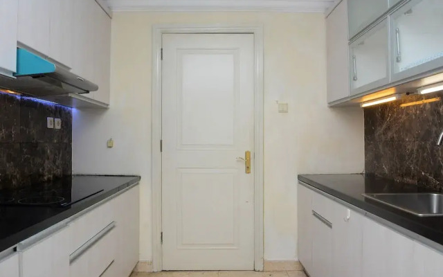 Strategic 2Br At Istana Sahid Sudirman Apartment