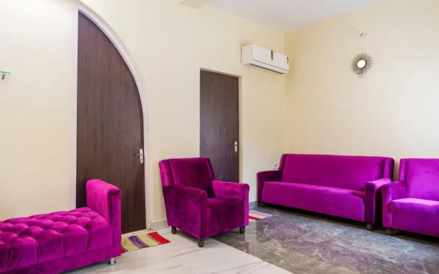 White House by Oyo Rooms