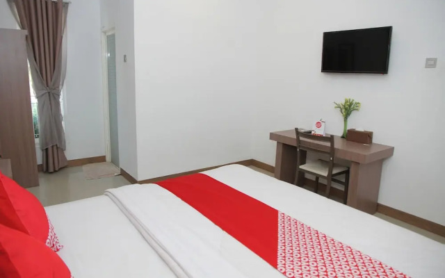 Zamrud Hotel by OYO Rooms