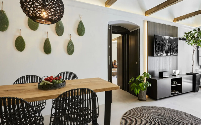 Floria Suites