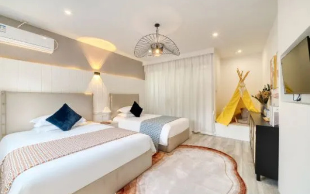 YunLu Homestay (Shanghai International Tourism Resort)
