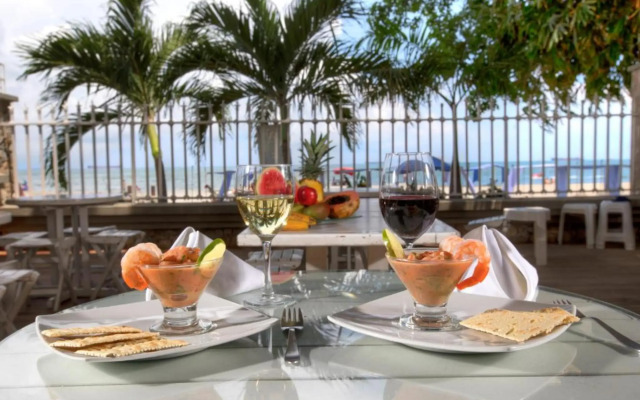 Santorini Hotel & Resort