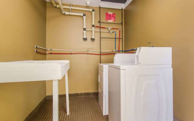 Suburban Studios Hotel Kingsland Near I-95