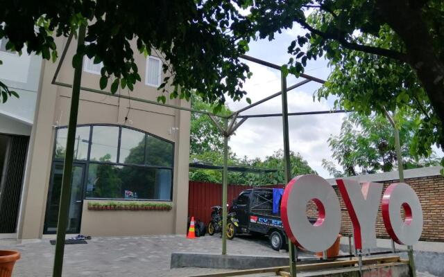 Super OYO 90778 River inn Malioboro