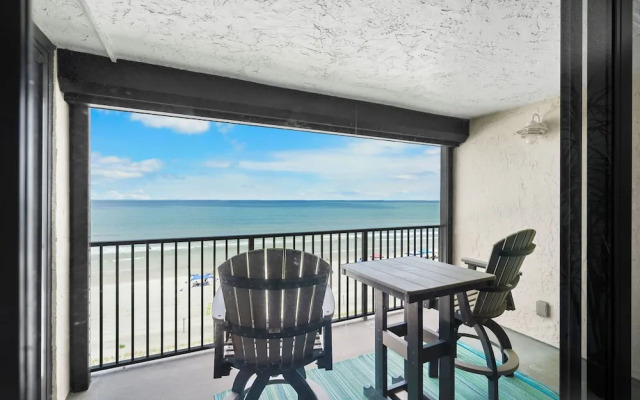 Vast Oceanfront Views Pool Patio Tennis