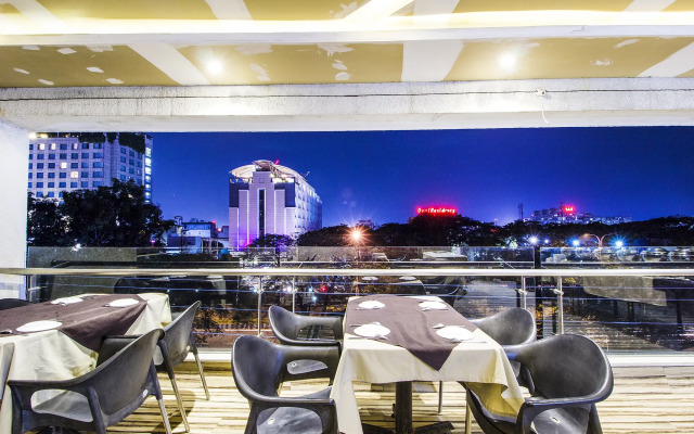 Fabhotel Prime Avenue