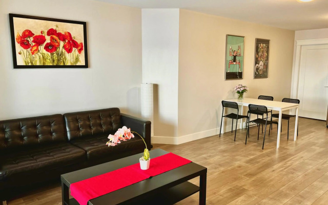 Kelowna new lake view 2bedroom suite close BIG WHITE