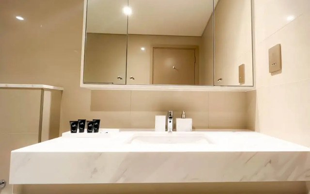 Ultimate Luxury in the Heart of Downtown