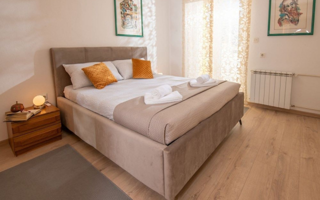 Apartment Point