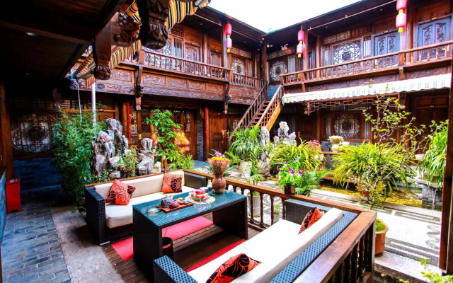 Lijiang He Mu Ju Family Inn