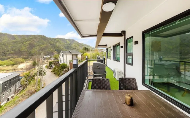 Gapyeong Haneul Sanchaek Poolvilla Pensi